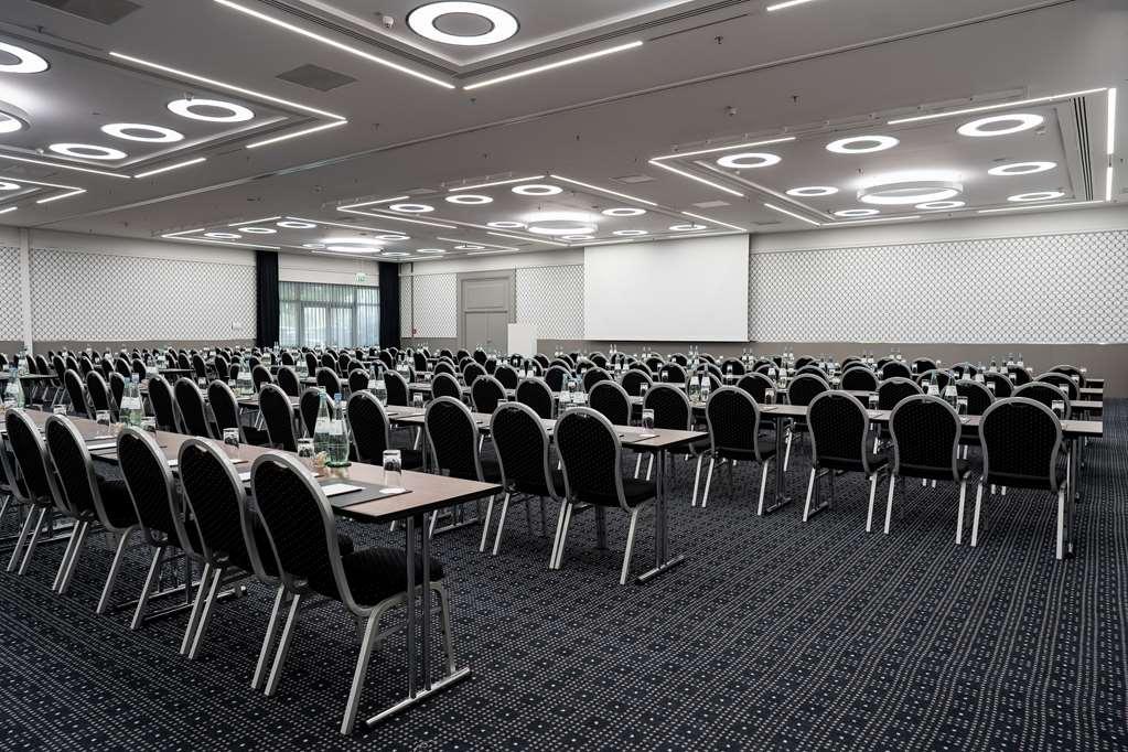 Hotel Radisson Blu Conference Hotel, 4*